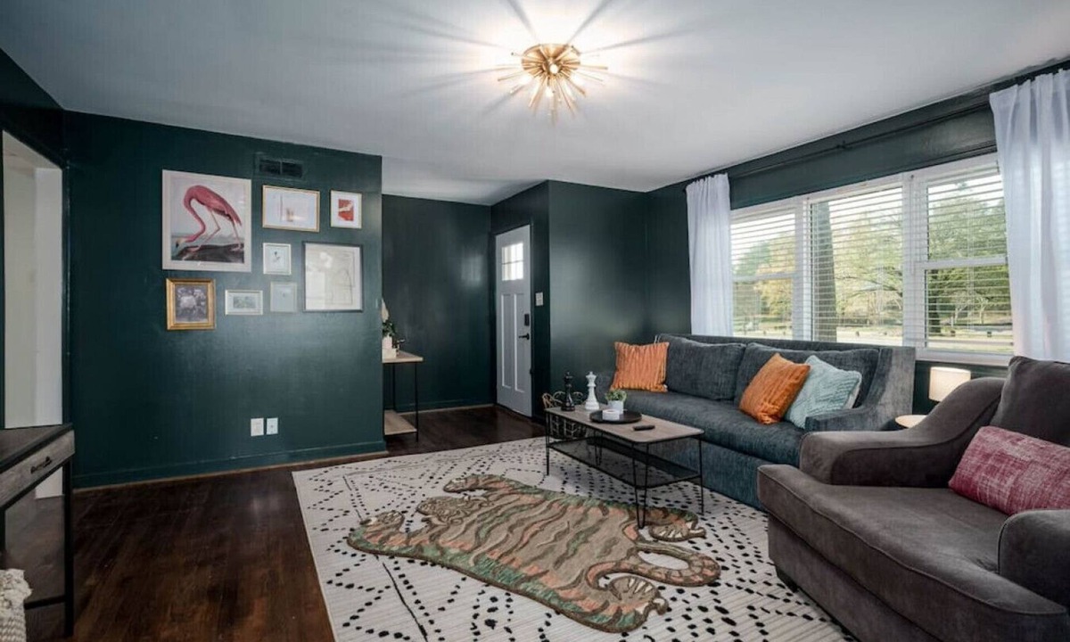 Crestwood South House | Eclectic Getaway Minutes from Downtown