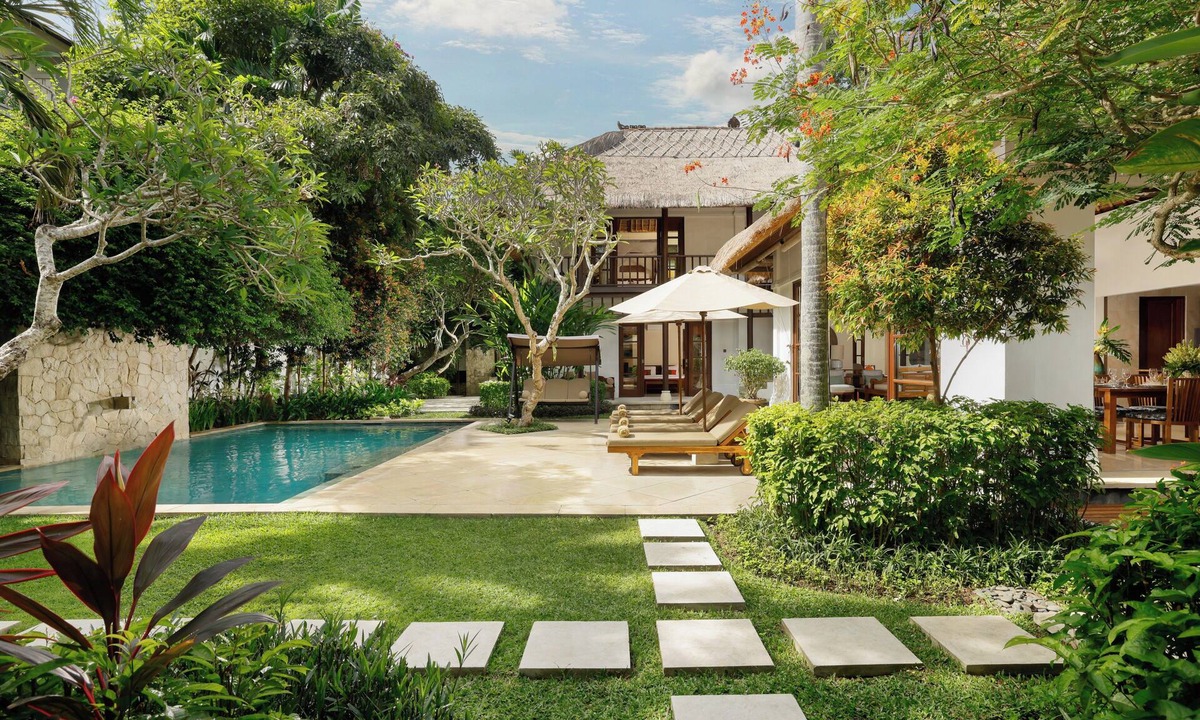 Jimbaran Bay Villa | Eclectic Spacious Design 4BR Beachside Pool Villa