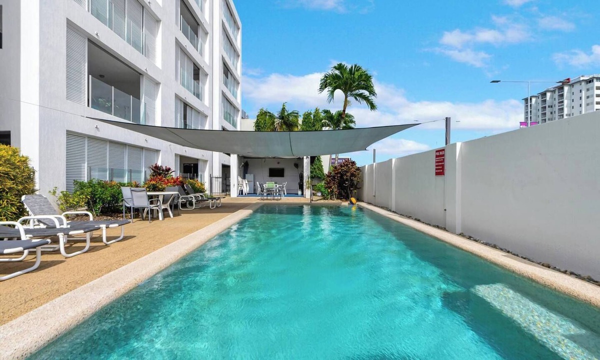 Cairns Central Business District Apartment | Eclipse A Poolside Family Escape in the CBD