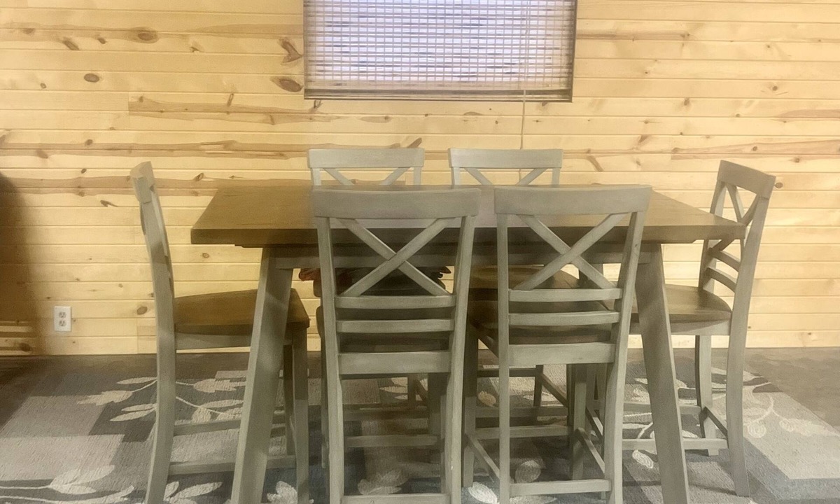 Milroy House | Eclipse near the river !