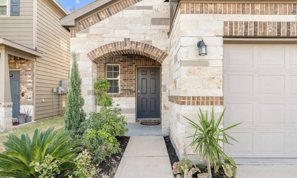 Houston Villa | ECLIPZ Modern CEO Corp House