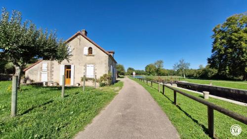Alluy House | Ecluse d'Aiguilly