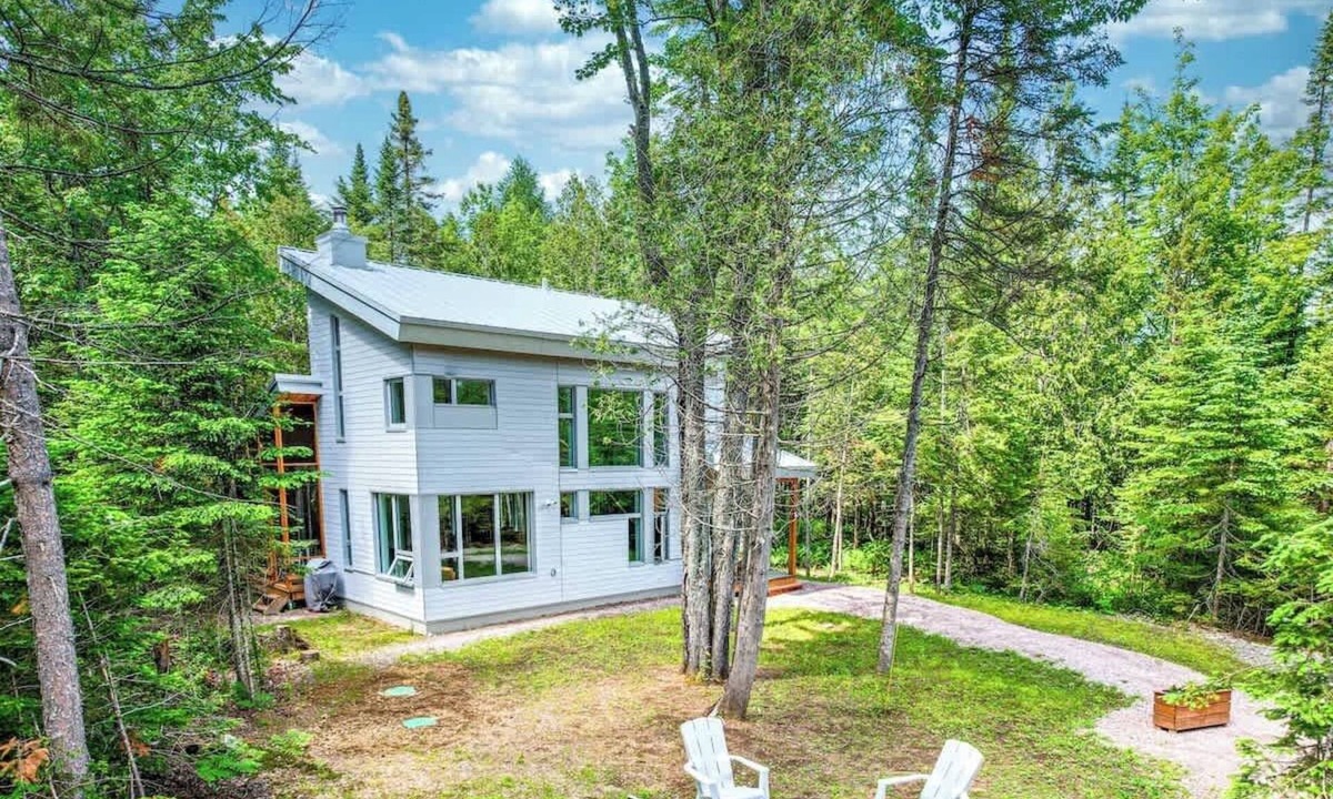 Sainte-Christine-d'Auvergne Cottage | Ecology between forest and river | L'Hermine Charme