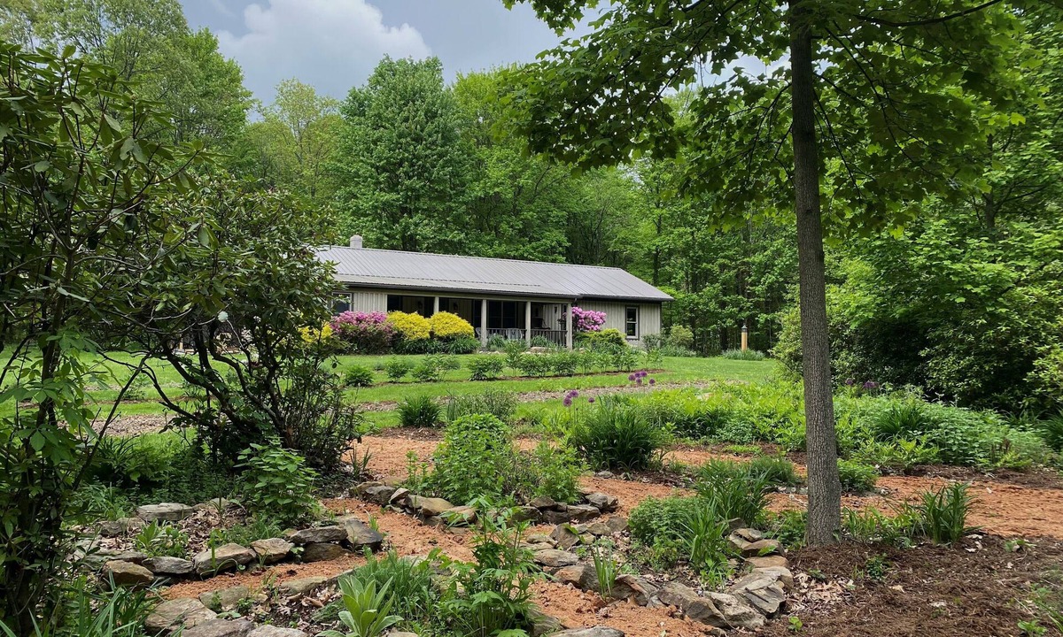 Portersville Cabin | Eco-Conscious Flower & Herb Farm Retreat