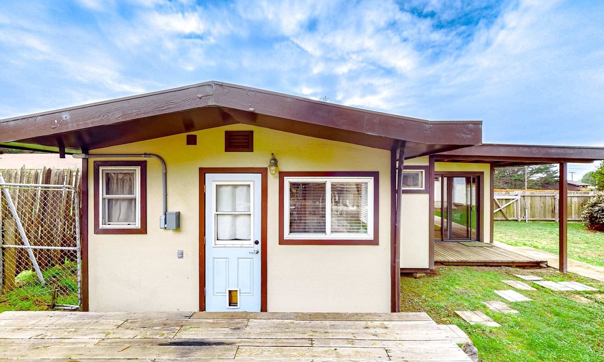 Cleone House | Eco-Conscious Home with Spacious Yard & EV Charger