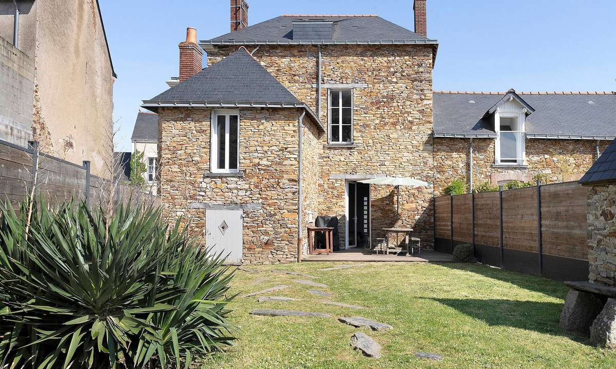 Saint-Mars-la-Jaille House | Eco-Gîte La Charmante Des Vallons: Spacious Retreat with Spa and Stone Annex