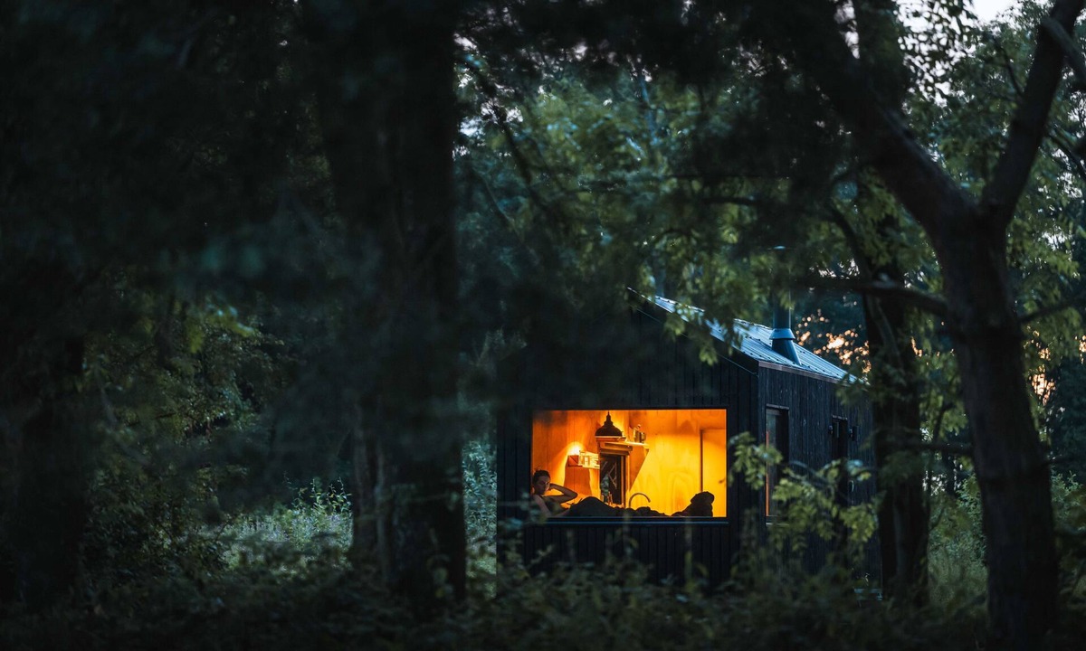 Tarporley Cabin | Eco Off-Grid Hideaway with Scenic Walks