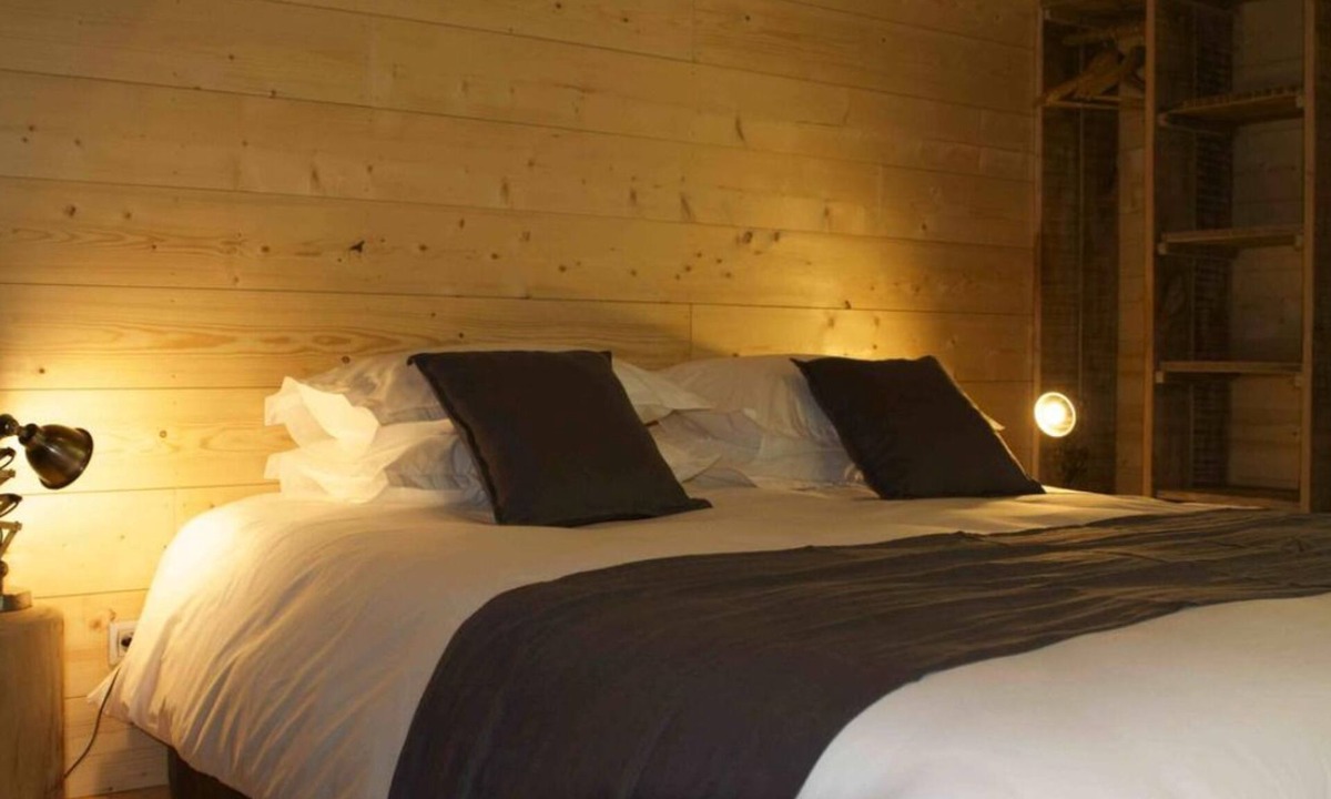 Saint-Georges-des-Sept-Voies Cabin | Ecolodges de Loire & Spa