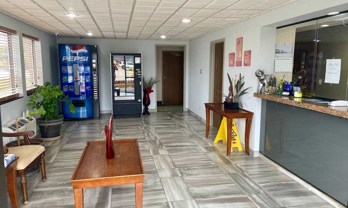 Columbus Hotel | Econo Inn