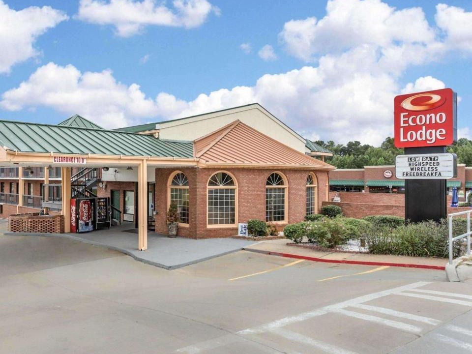 Acworth Cabin | Econo Lodge Acworth East