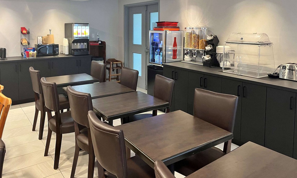 Ste. Foy Hotel | Econo Lodge Airport