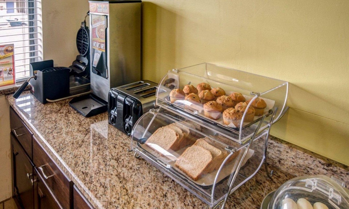 Canyon Acres Hotel | Econo Lodge Albuquerque East