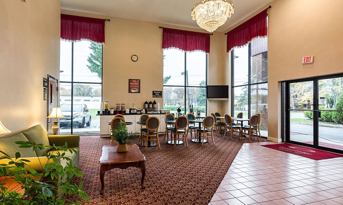 Clinton Hotel | Econo Lodge Andrews Air Force Base