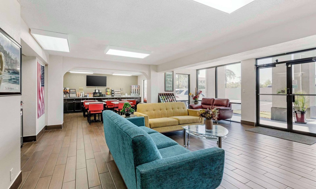 Augusta Hotel | Econo Lodge Augusta, Downtown