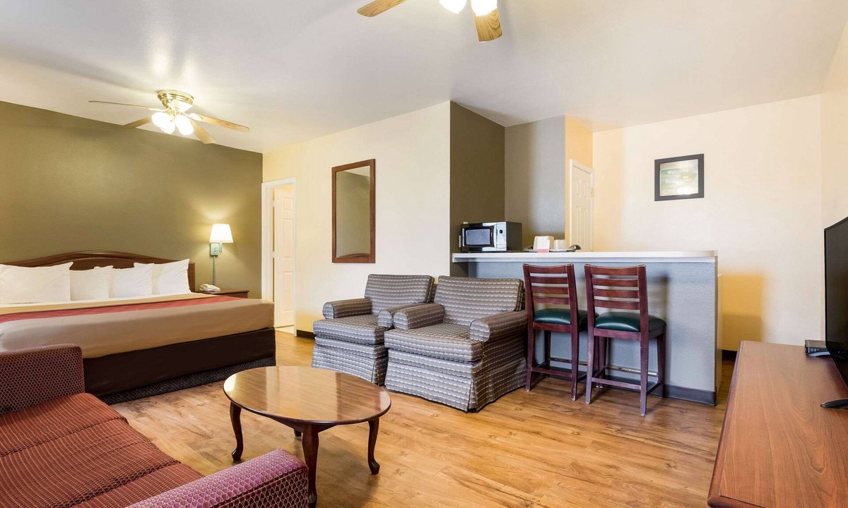 Bartlesville Hotel | Econo Lodge Bartlesville Hwy 75