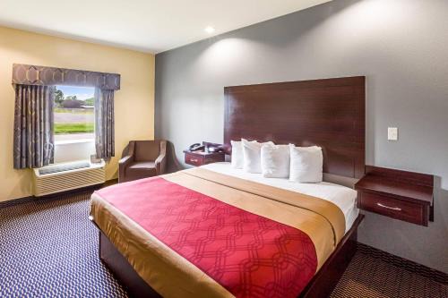 Highlands - Perkins Cabin | Econo Lodge Baton Rouge University Area