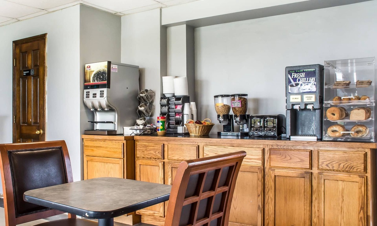 Brockport Hotel | Econo Lodge Brockport