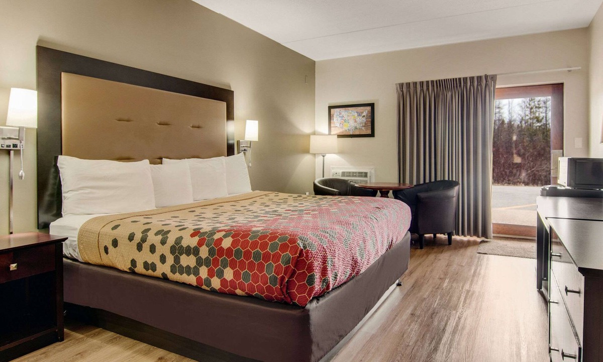 Cadillac Hotel | Econo Lodge Cadillac