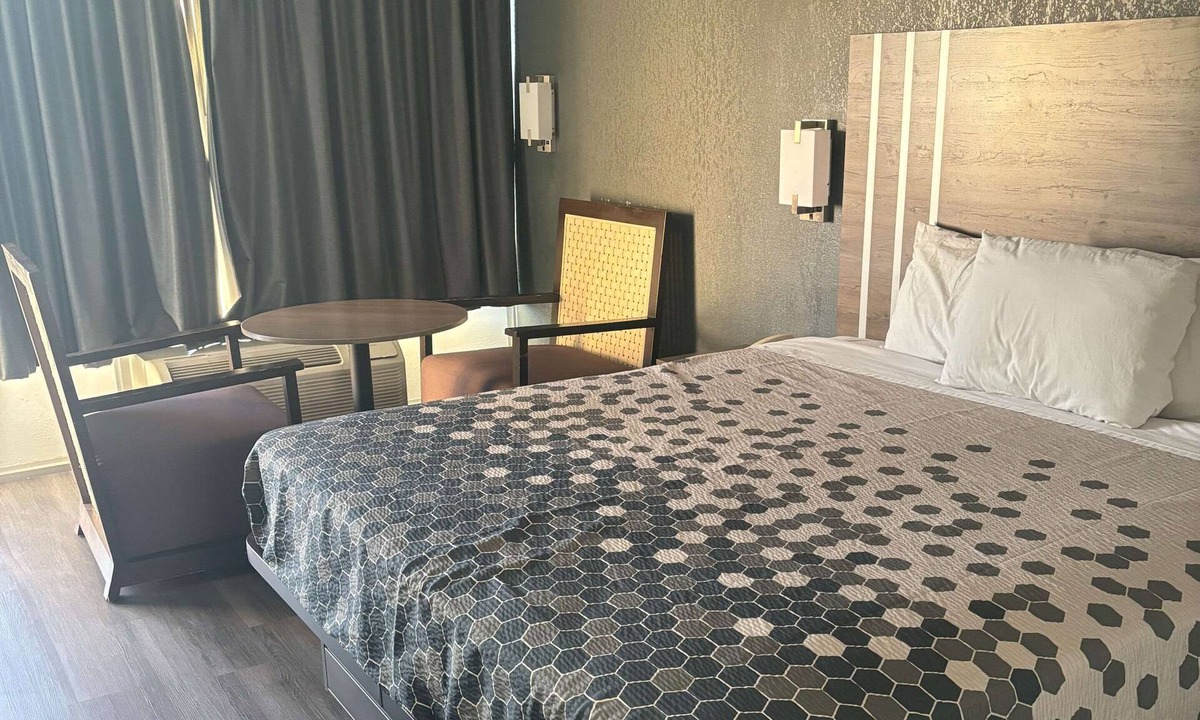 Calhoun Hotel | Econo Lodge Calhoun South