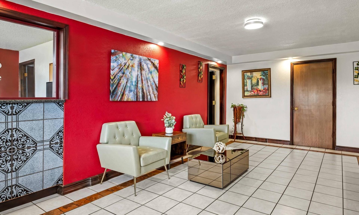 Enderly Park Hotel | Econo Lodge Charlotte Airport Area