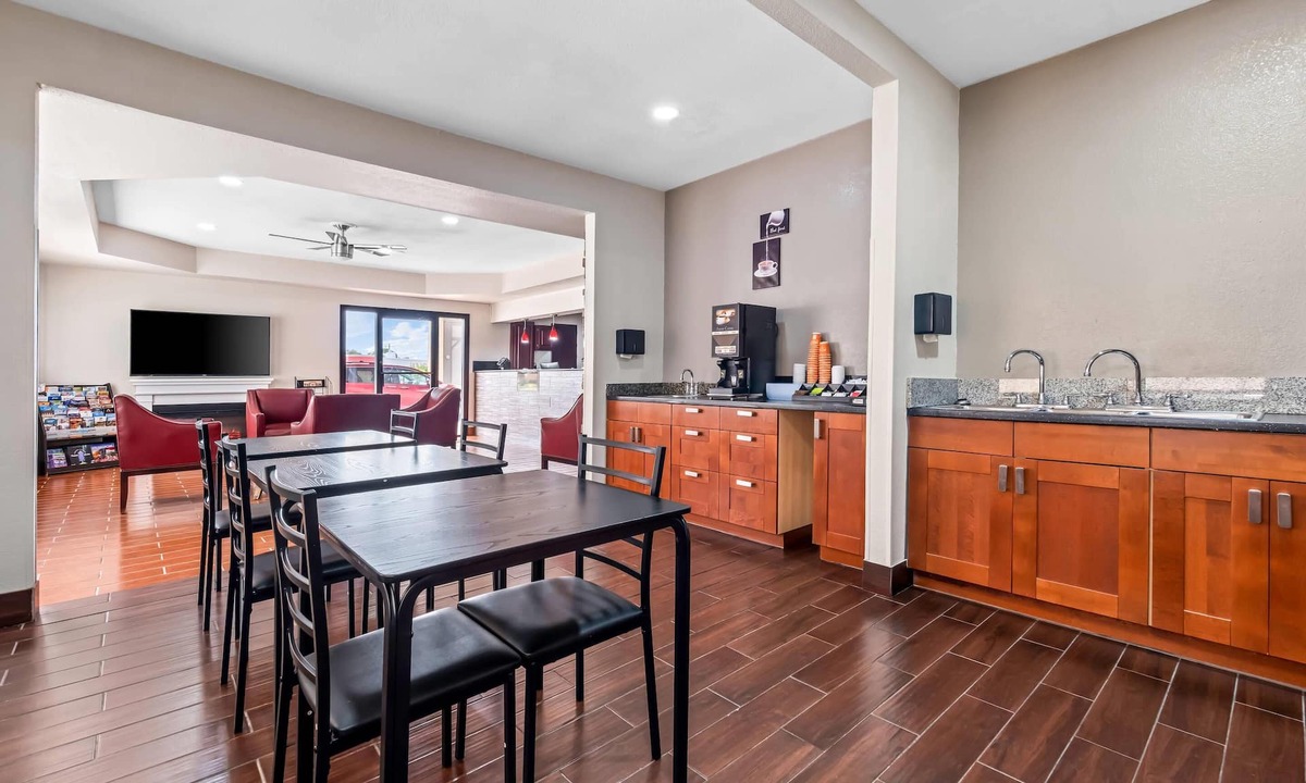 Childress Hotel | Econo Lodge Childress