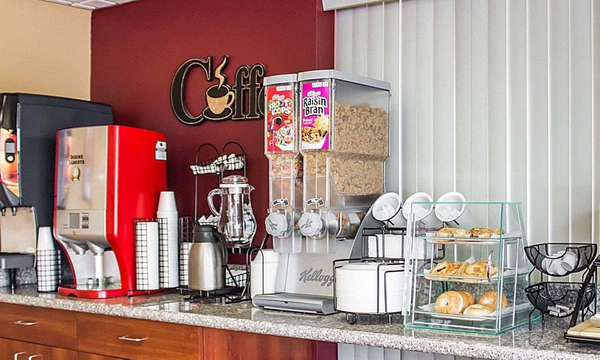 Hilltop Hotel | Econo Lodge Columbus West