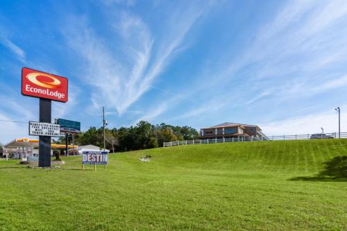 Crestview Cabin | Econo Lodge Crestview South