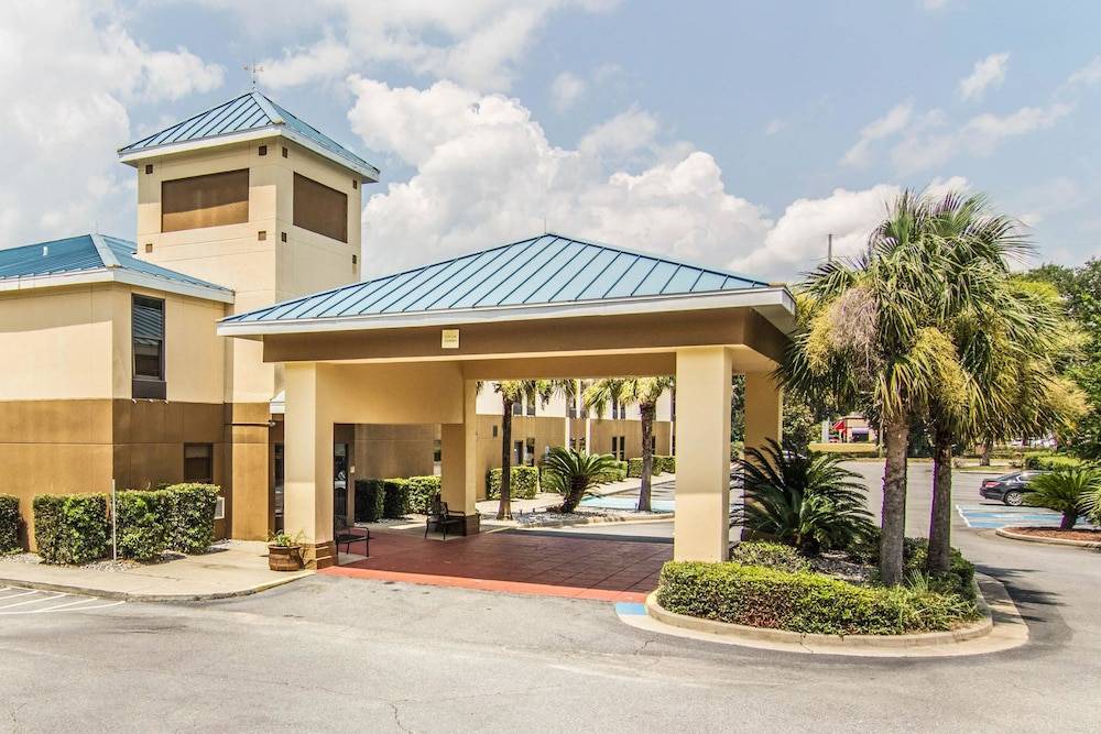 Darien Hotel | Econo Lodge Darien