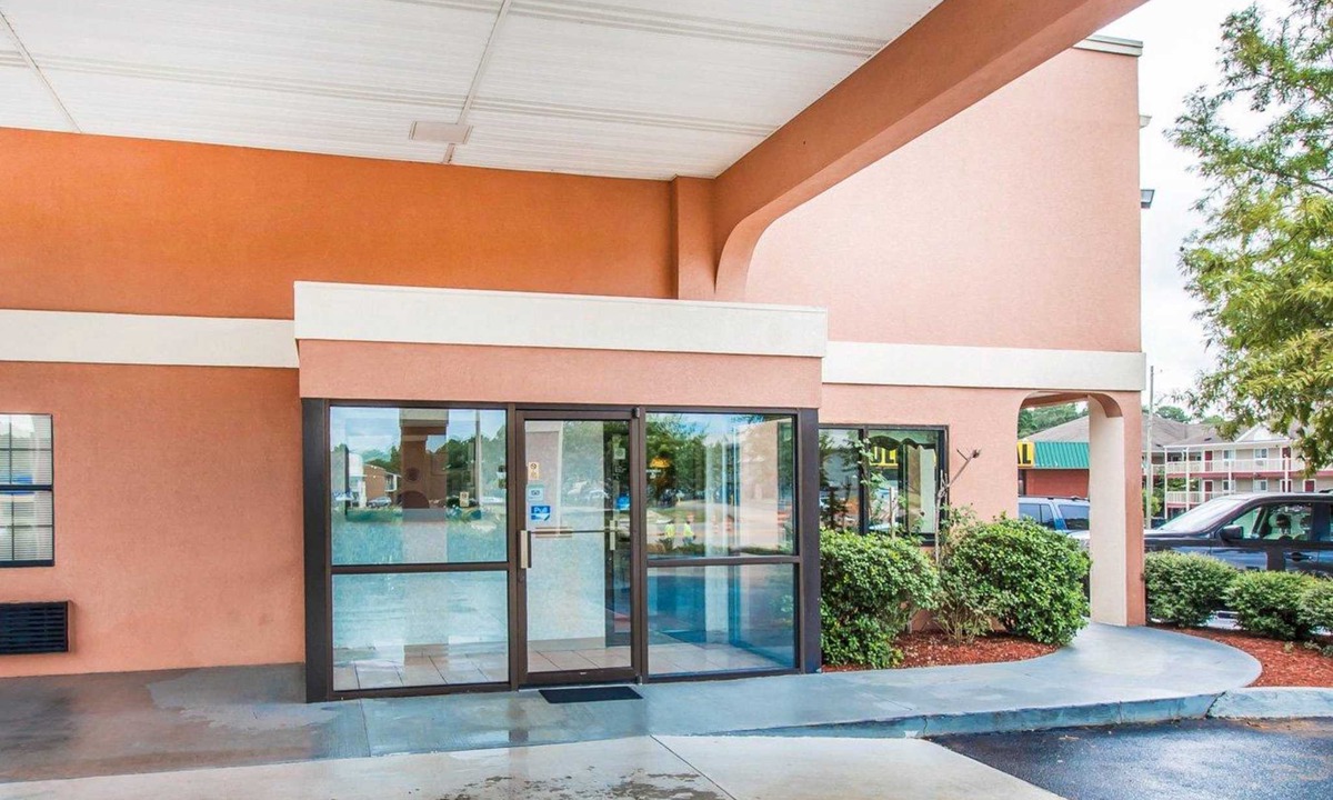 Dothan Hotel | Econo Lodge Dothan