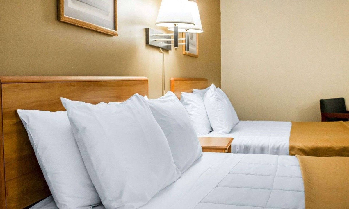 Elkhart Hotel | Econo Lodge Elkhart North