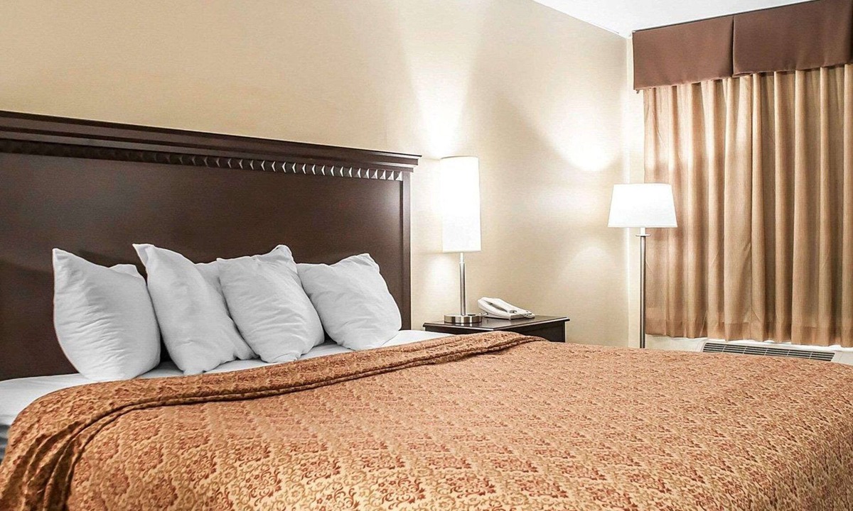 Big Flats Airport Hotel | Econo Lodge Elmira-Corning