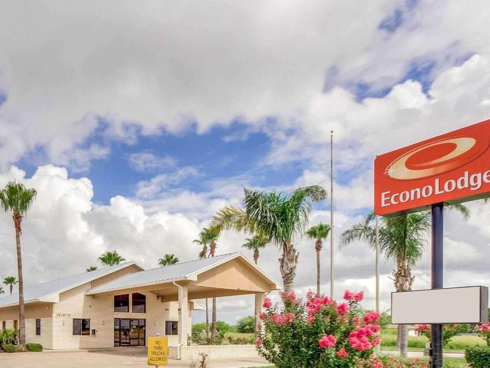 Falfurrias Cabin | Econo Lodge Falfurrias Hwy 281