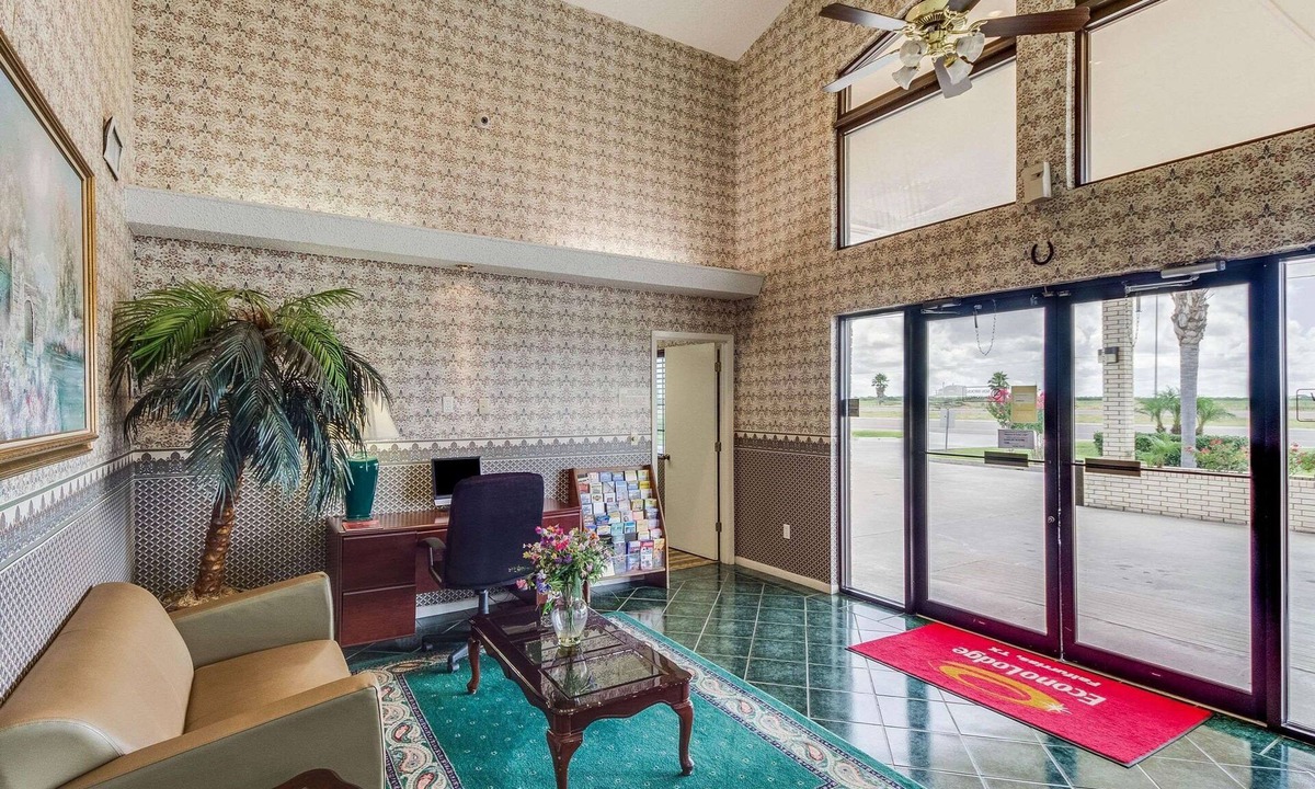 Falfurrias Hotel | Econo Lodge Falfurrias Hwy 281