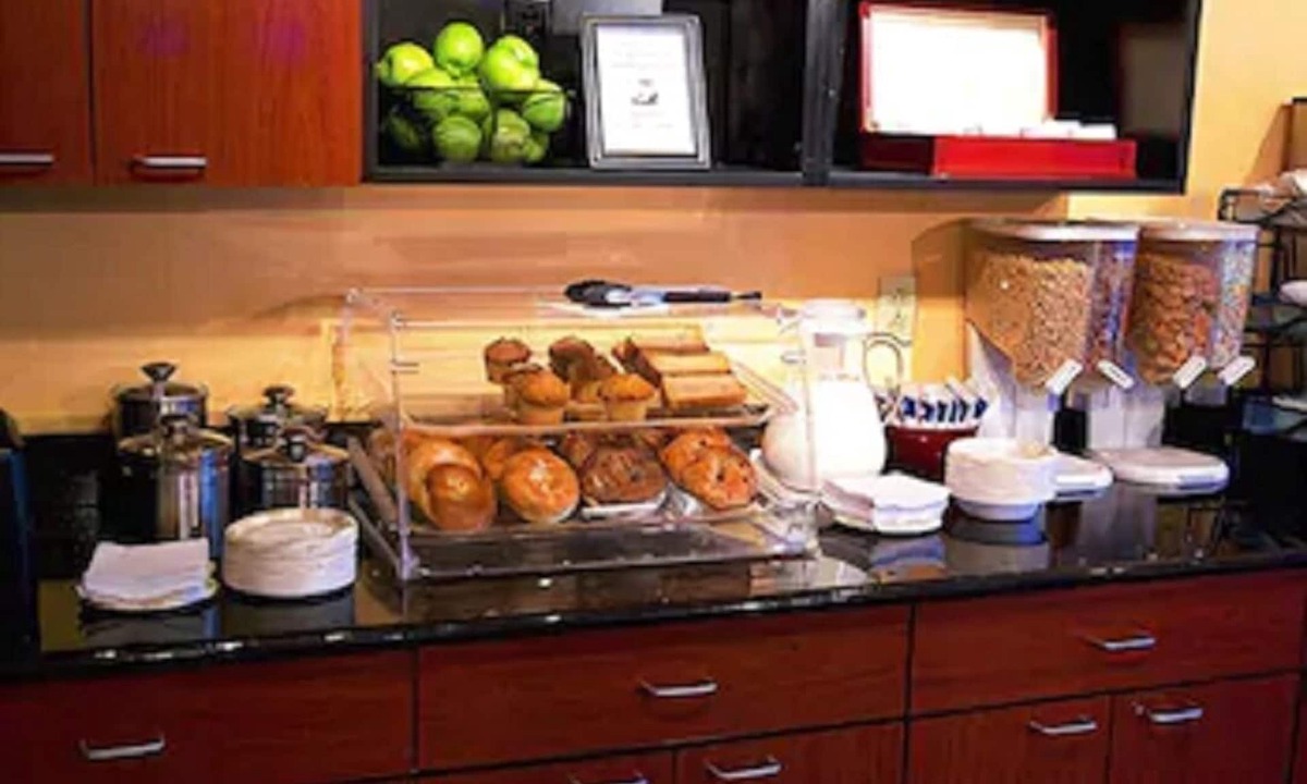 Freeport Hotel | Econo Lodge Freeport - Brunswick Area