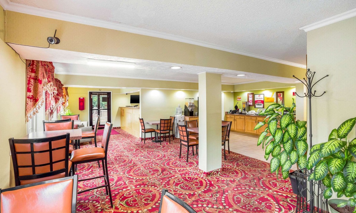 Huntington Hotel | Econo Lodge Huntington - Barboursville University Area