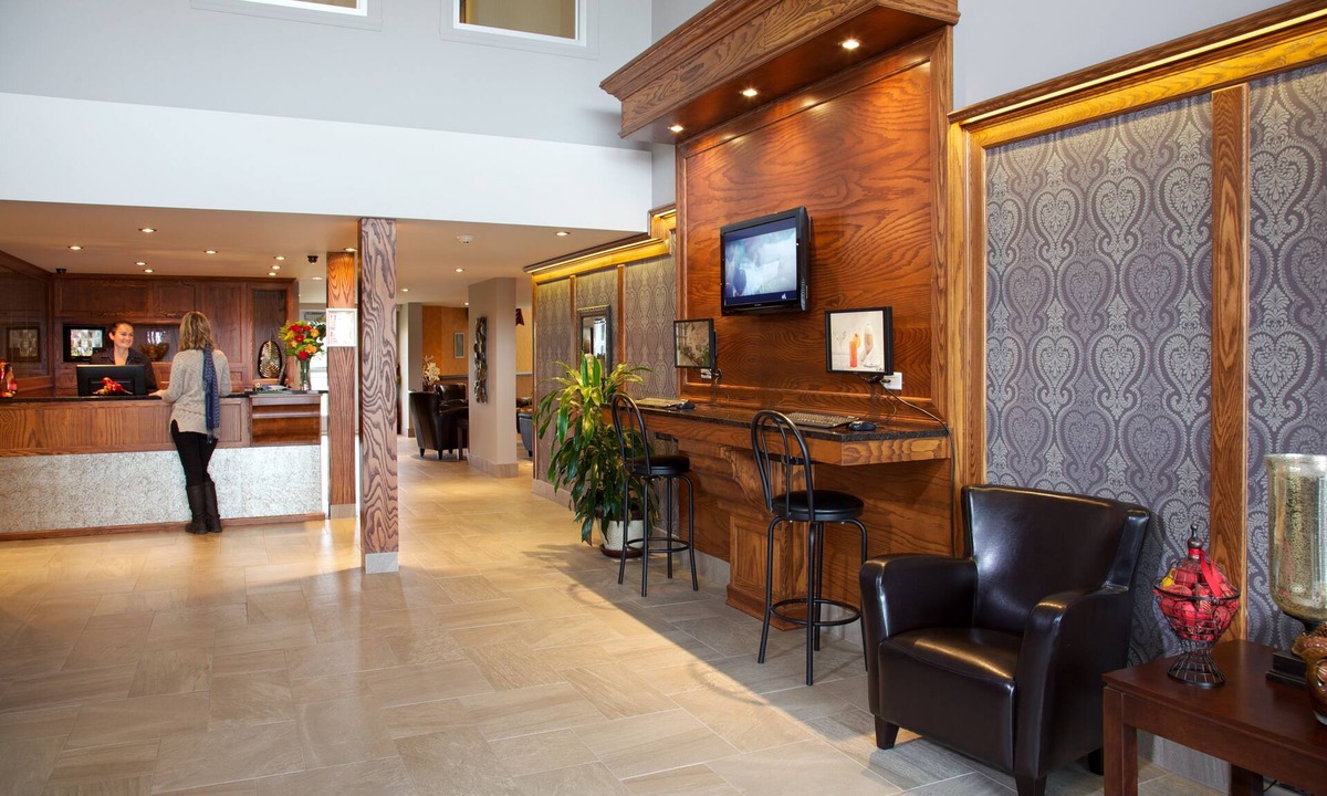 Montmagny Hotel | Econo Lodge Inn & Suites