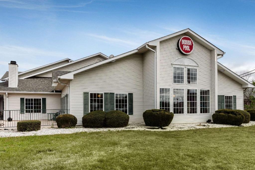 Dickson Hotel | Econo Lodge Inn & Suites Dickson