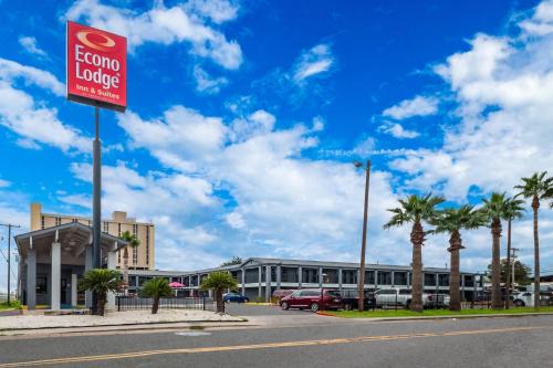 Western Division Hotel | Econo Lodge Inn & Suites Laredo - Nuevo Laredo