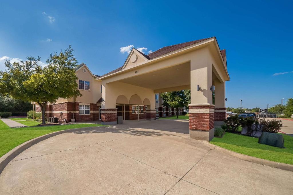 Mesquite Hotel | Econo Lodge Inn & Suites Mesquite - Dallas East