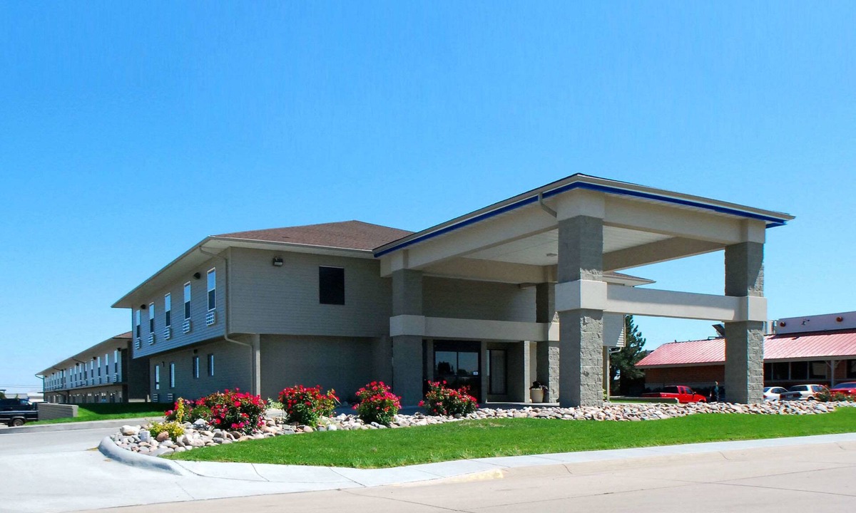 Kearney Hotel | Econo Lodge Inn & Suites