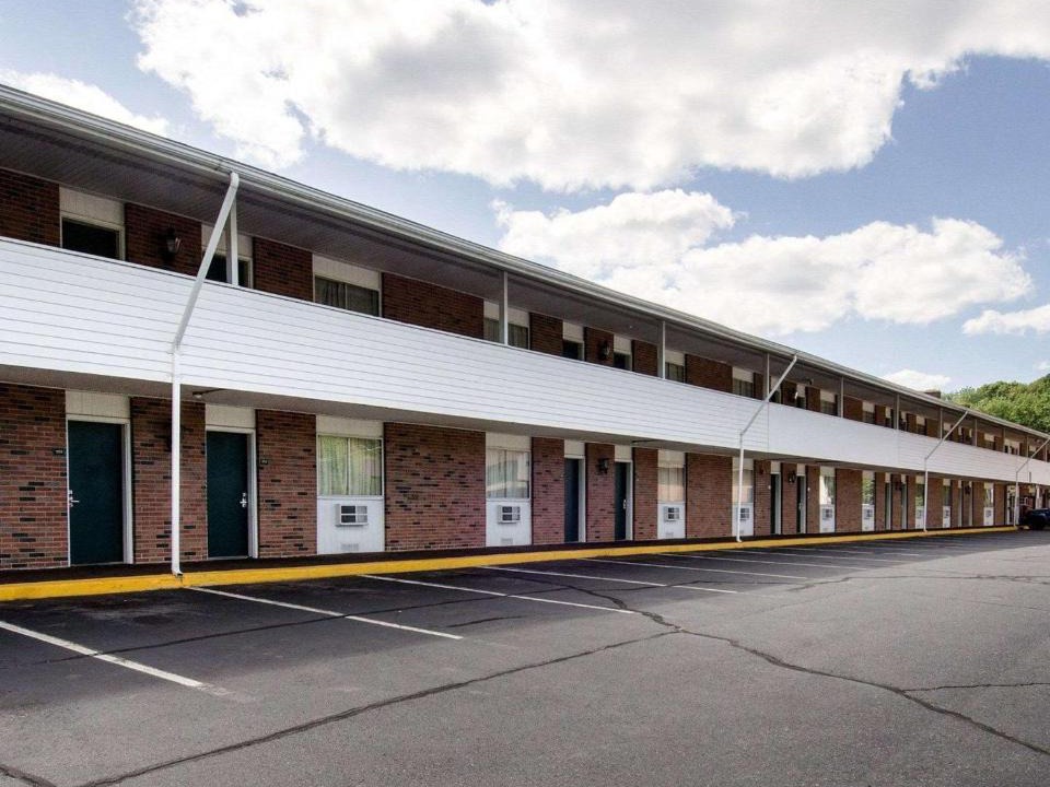 Northborough Hotel | Econo Lodge Inn & Suites