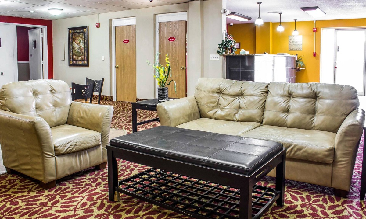 Walnut Hotel | Econo Lodge Inn & Suites Walnut