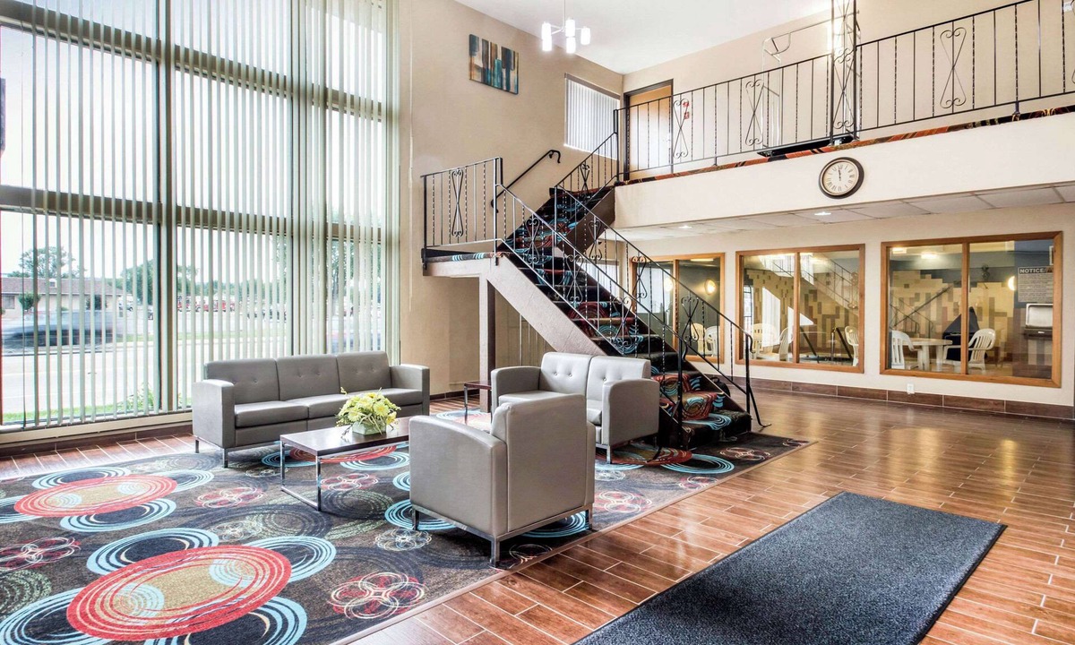 La Crosse Hotel | Econo Lodge La Crosse North