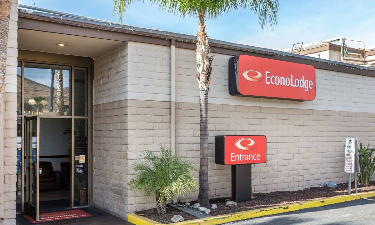 Lake Elsinore Hotel | Econo Lodge Lake Elsinore Casino