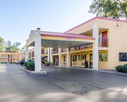 Lanett Cabin | Econo Lodge Lanett