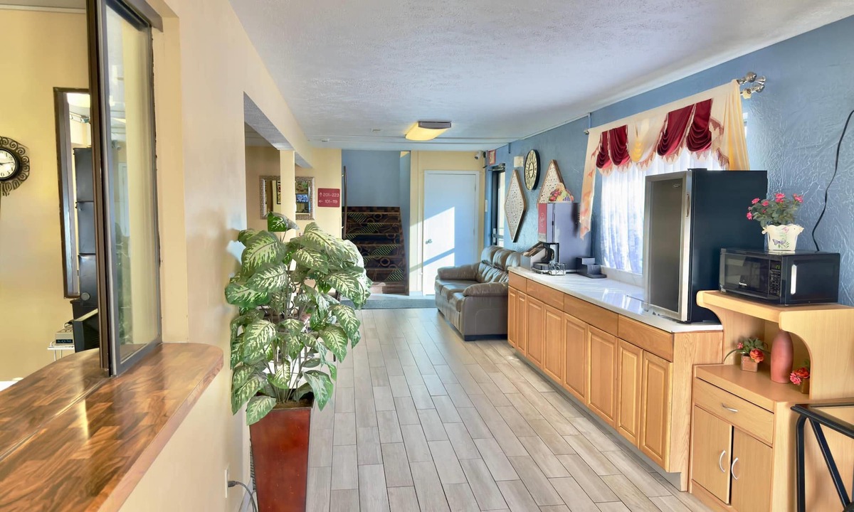 Lansing Hotel | Econo Lodge Lansing - Leavenworth