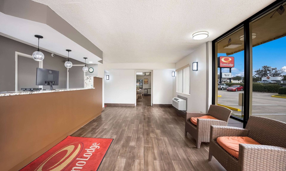 Boys Ranch Hotel | Econo Lodge Live Oak