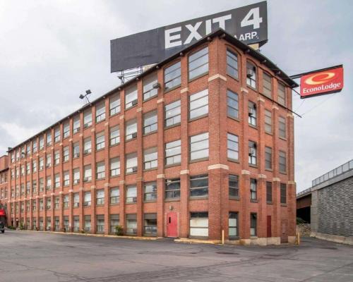 Manchester Cabin | Econo Lodge Manchester