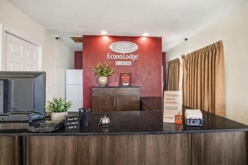 Needles Cabin | Econo Lodge Needles