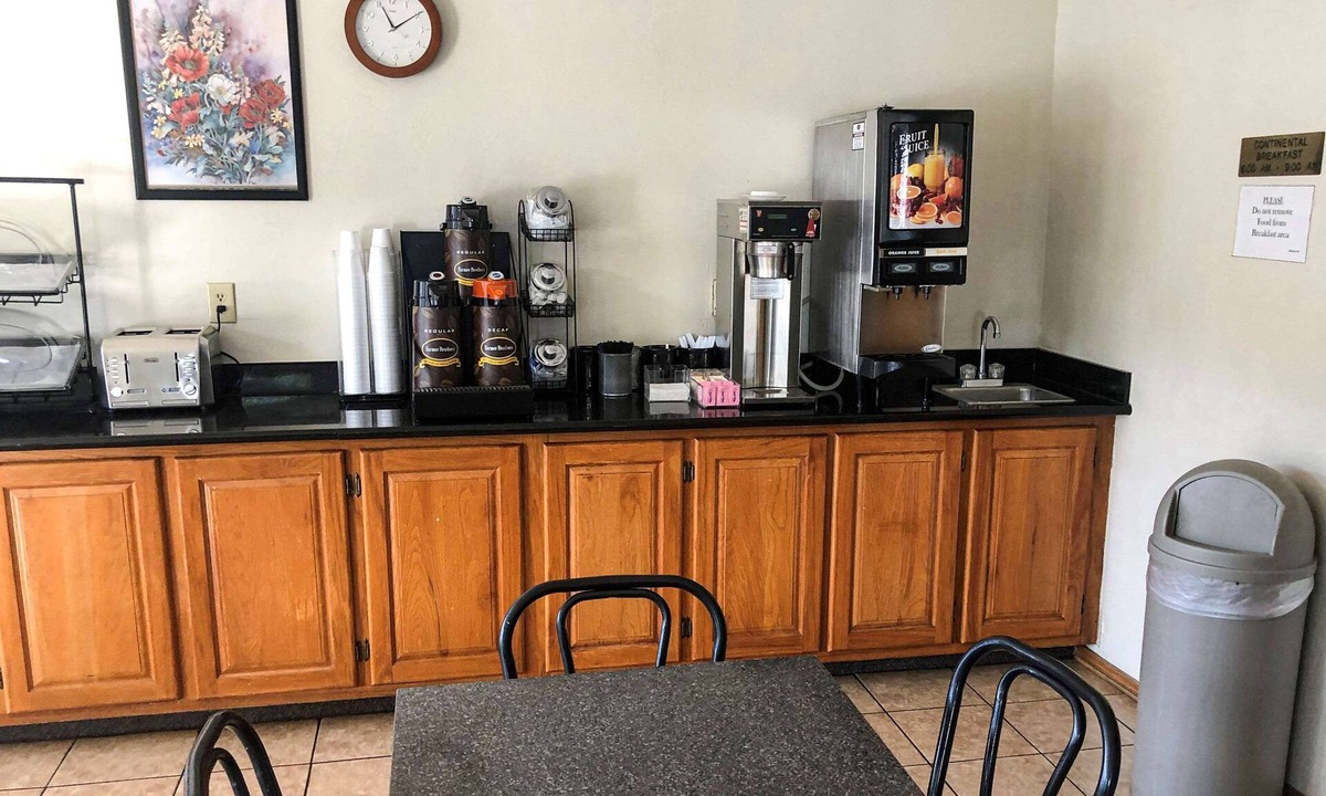 Oklahoma City Hotel | Econo Lodge Oklahoma City Northeast